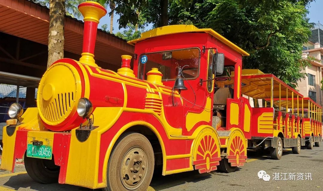 蓝天白云湖面碧波荡漾天然氧吧,湖光岩大自然天然氧吧