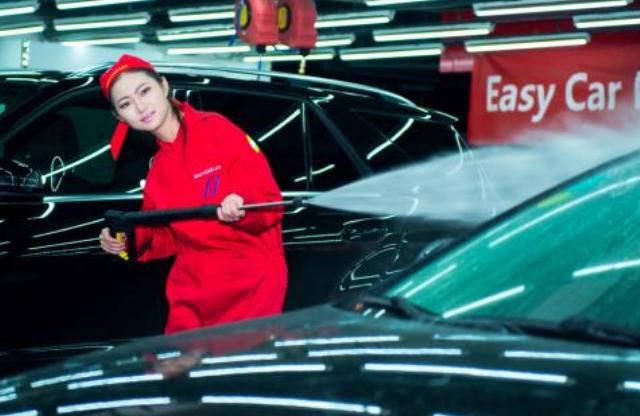 自己日常怎么样洗车不伤车漆,用什么洗车最好又不伤车漆