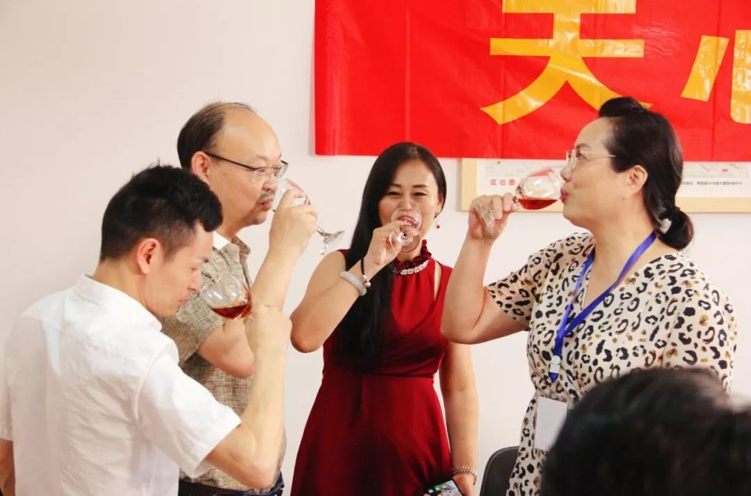 “天心缘诗酒会”成功举办