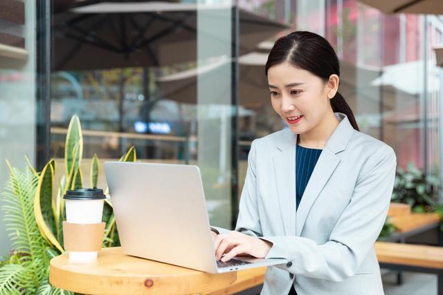 文科铁饭碗专业有哪些,文科就业薪酬最高的十大专业