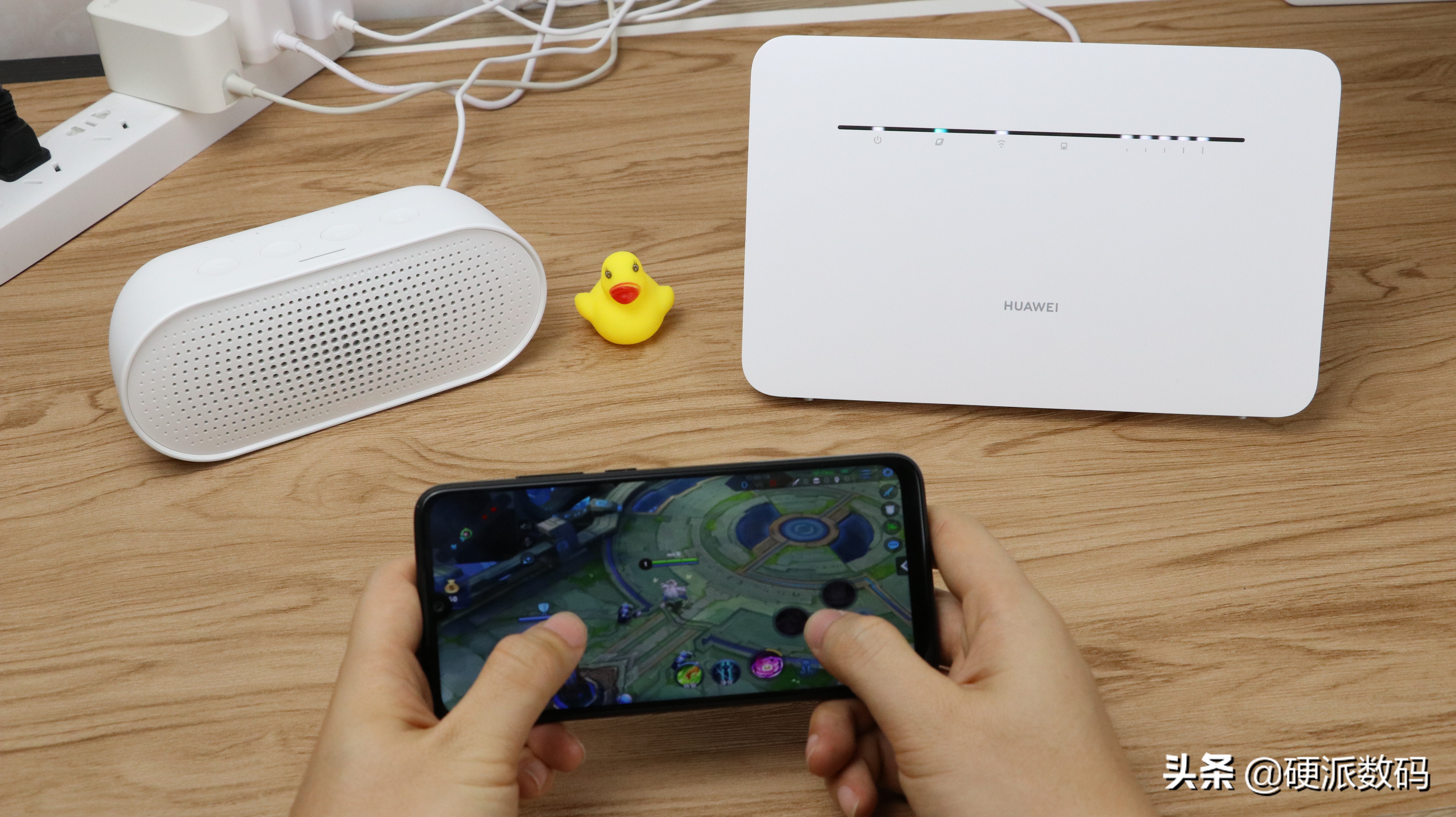 华为4g路由2pro开箱评测与拆解,华为旗下的4g路由2pro测评