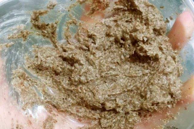 软软的泥土怪，脏脏的“鸡饲料”，竟然有护肤补水的神力？