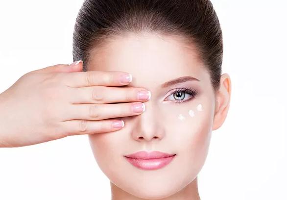 简单有效缓解黑眼圈的两个小方法,坚持用这四种方法有效缓解黑眼圈