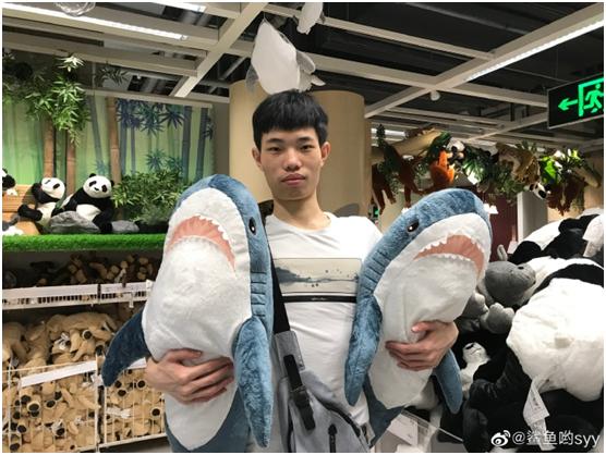 不再是低保战神！鲨鱼呦一改常态，决心拿下《和平精英巅峰杯》