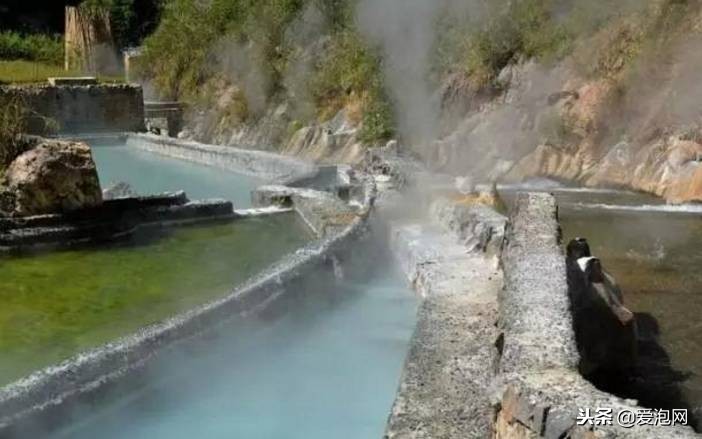 云南十大最美温泉，不但美食众多，美女也如云，带你泡遍全云南！