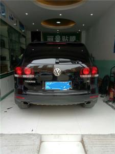 车玻璃需要贴防爆膜和太阳膜吗,汽车玻璃有必要贴防爆膜吗