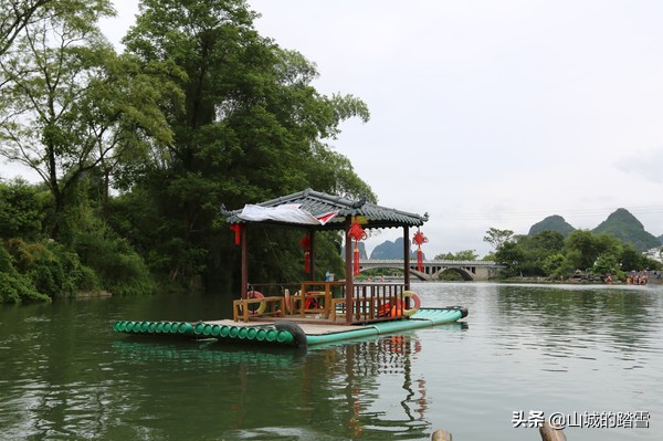 遇龙河乘竹筏漂流，打卡20元人民币取景地，漓江山水画卷尽收眼底