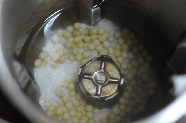 打豆浆用熟黄豆和生黄豆,熟豆子打豆浆的正确方法