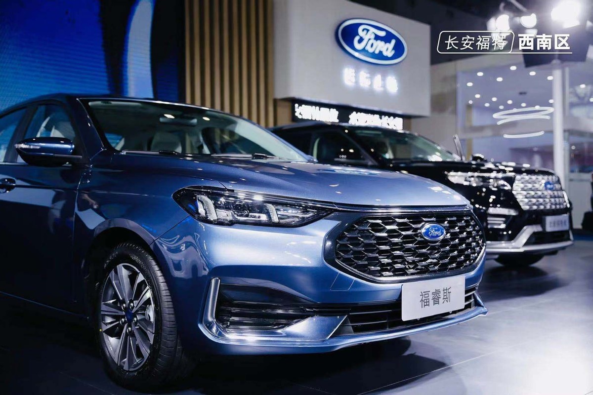 全新福特福睿斯报价及图片,新款福特福睿斯上市售价7万至12万