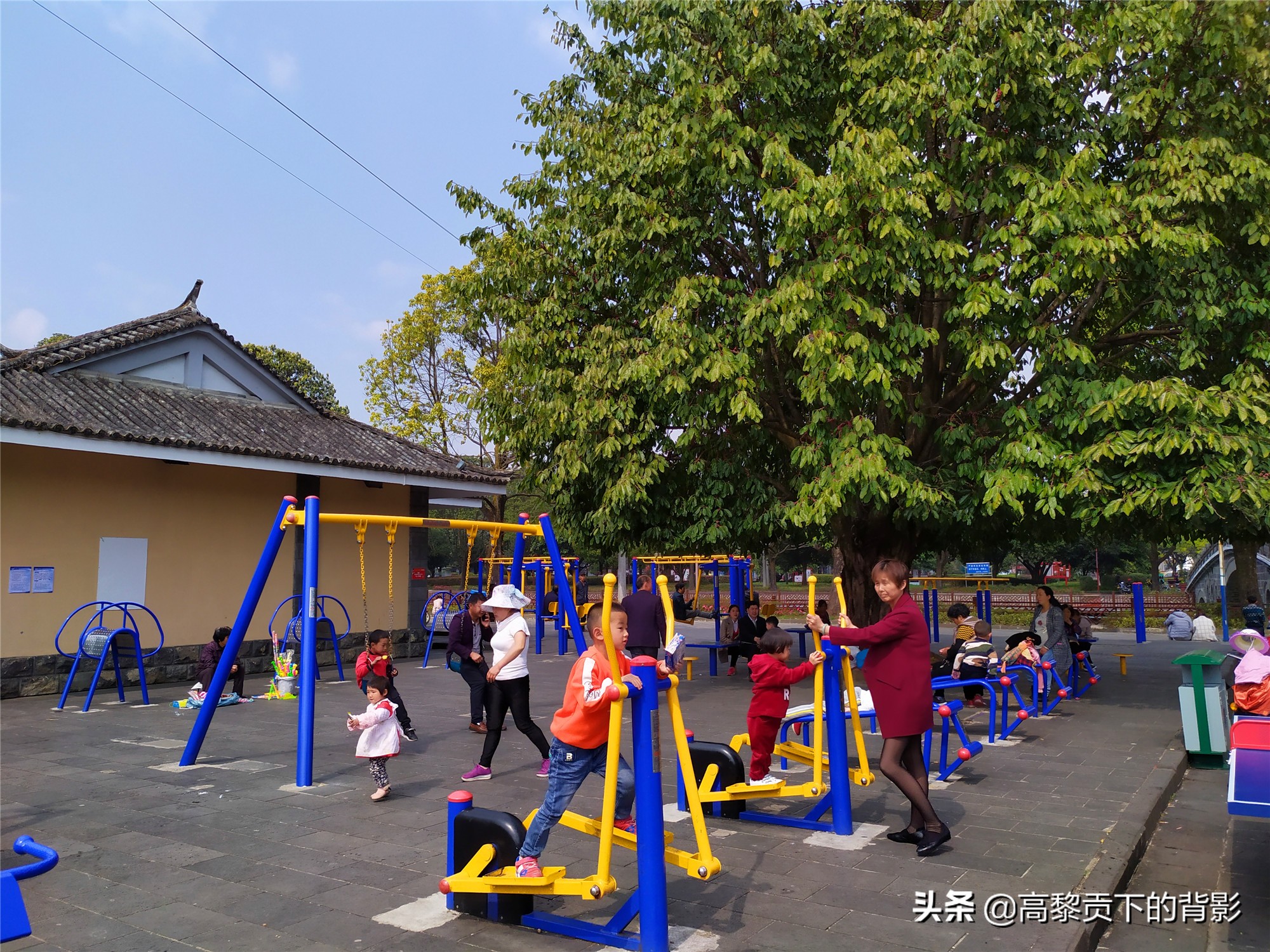 云南腾冲偶遇篮球赛顺便看看腾冲的体育设施如何？