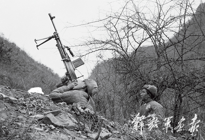 朝鲜战场他违反纪律擅自开枪，本该军法处置，彭德怀：官升三级