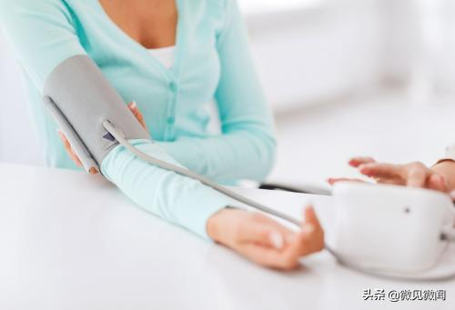 给父母买血压计买什么样的好,过年送礼送个血压仪合适吗