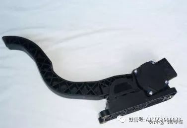 加速踏板位置传感器电路原理图,凯迪拉克p2122加速踏板位置传感器