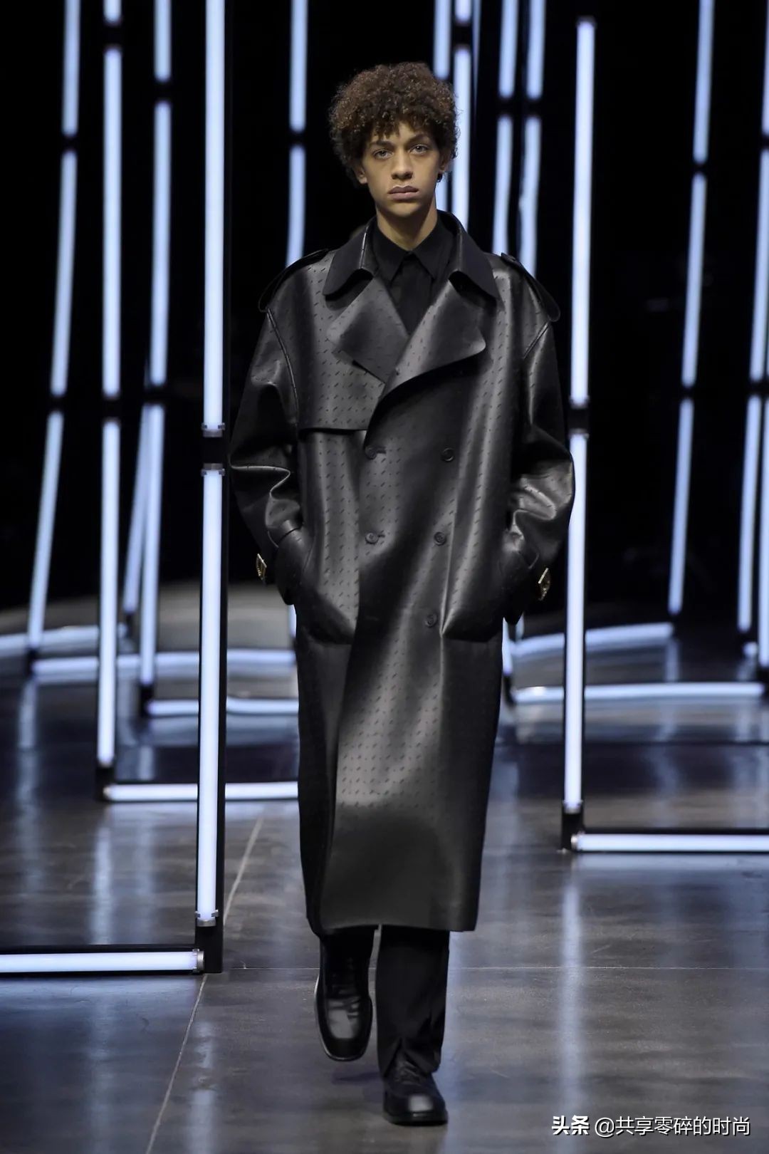 fendi芬迪2023年春夏男装时装秀,最潮流fendi2020秋冬系列时装