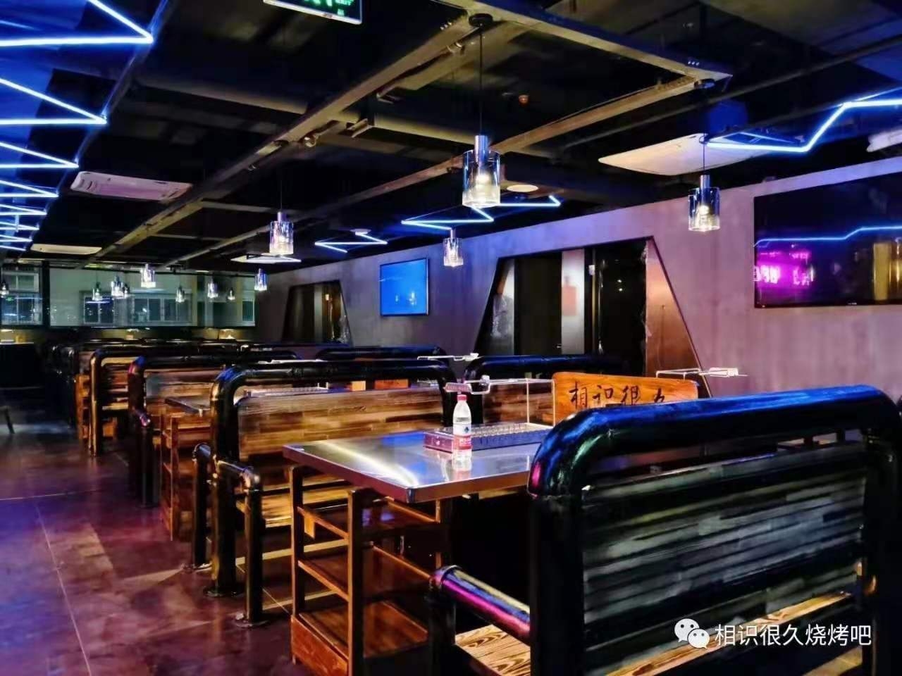 60平烧烤店前期投资什么设备,烧烤店加盟自动烧烤桌