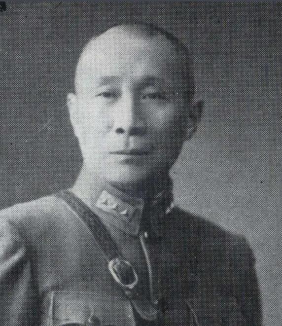 国军司令嘲讽红军政委是学生，政委冷笑：你打得过我吗