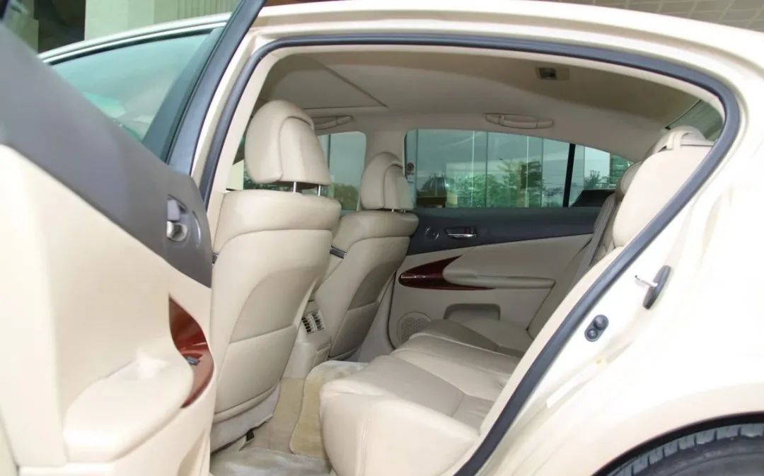 奔驰哪款车最值得入手2023款,入门级奔驰哪一款二手车值得购买