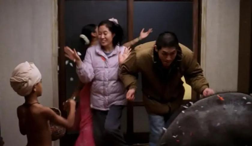 小混混爱上智障女，两个残疾人的性欲与爱情，都被它展现得很刺骨