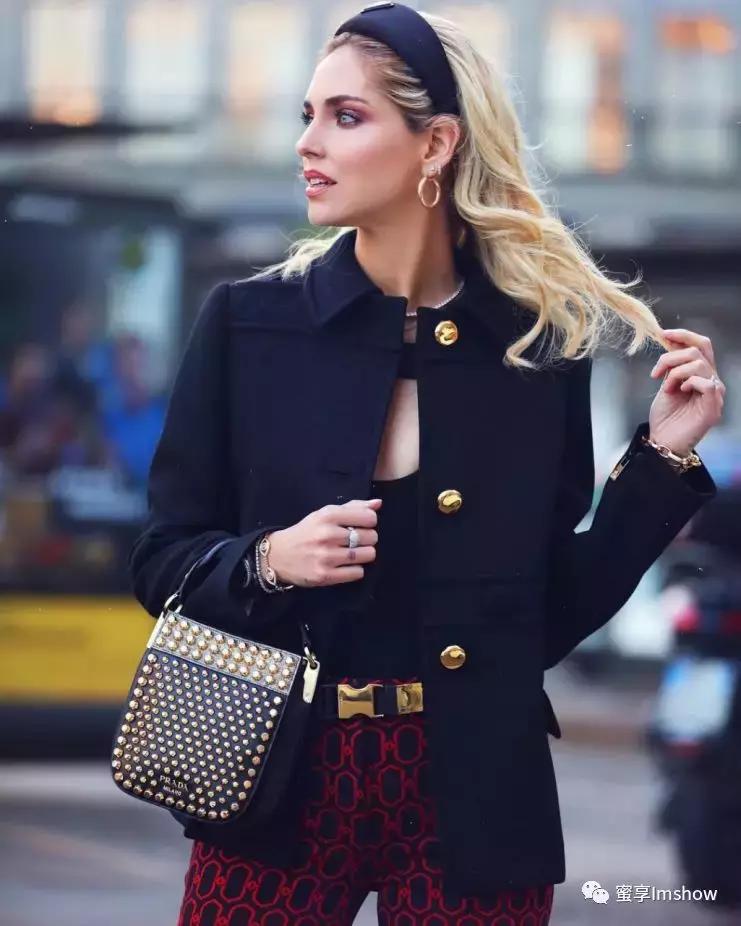 从法律系学生到宇宙时尚博主，Chiara做了些什么？