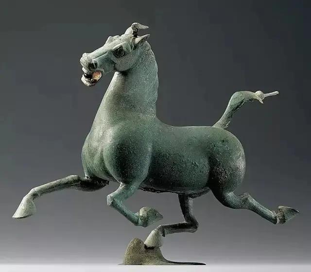 铜奔马为什么能成中国旅游标志,铜奔马是如何成为旅游标志的