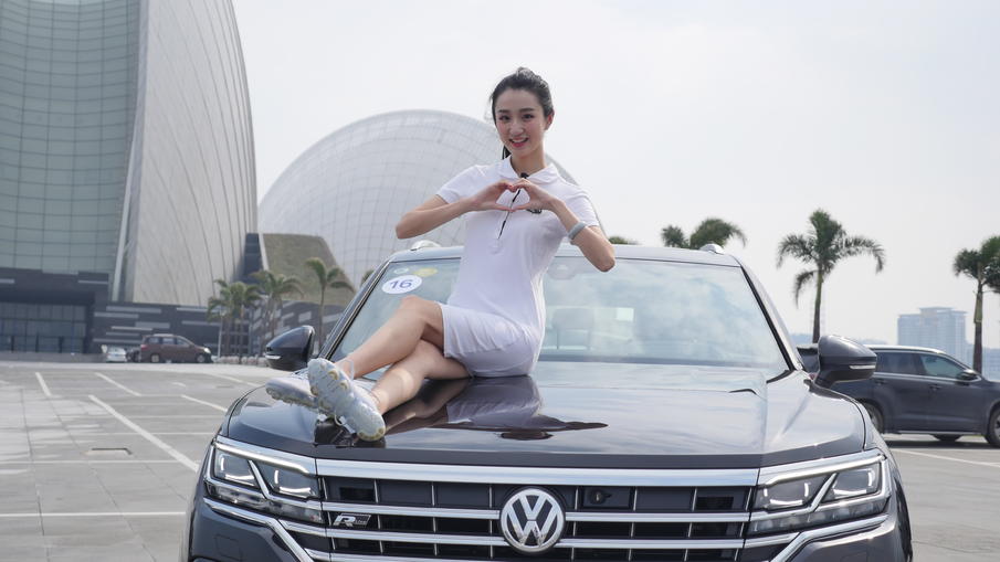 都是100万！丰田卖到断货，大众早已停产，难道VW标还不够高级？