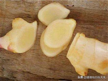 生姜擦头脱发更严重了,生姜煮水洗头能治疗脱发吗