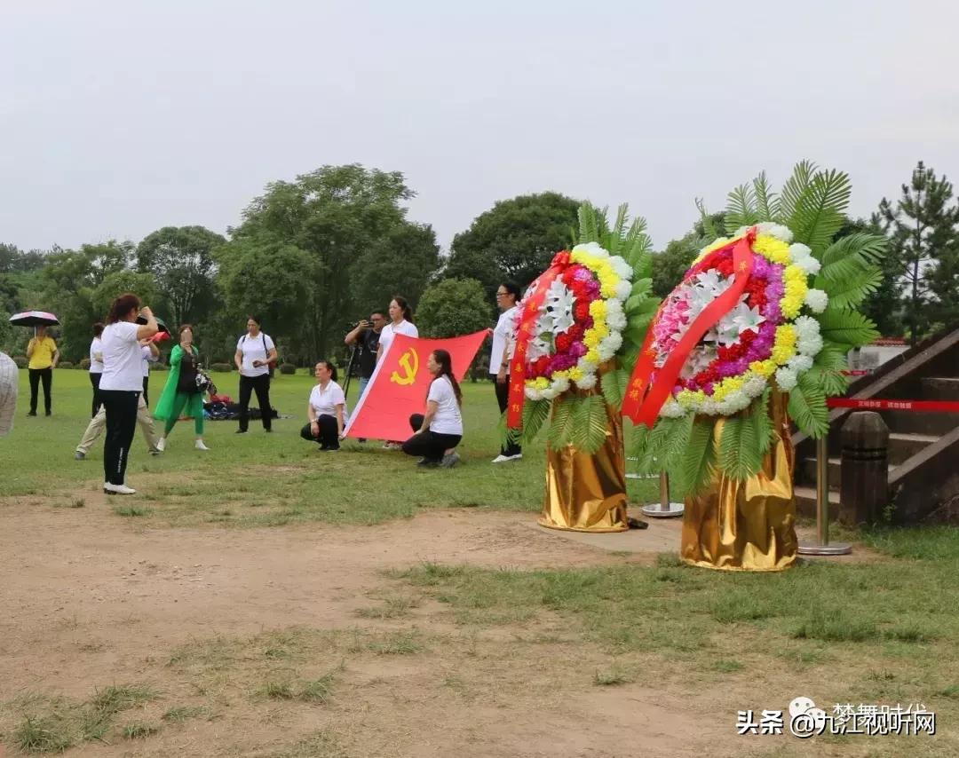 最新庆七一广场舞,庆七一广场舞展演成功举办