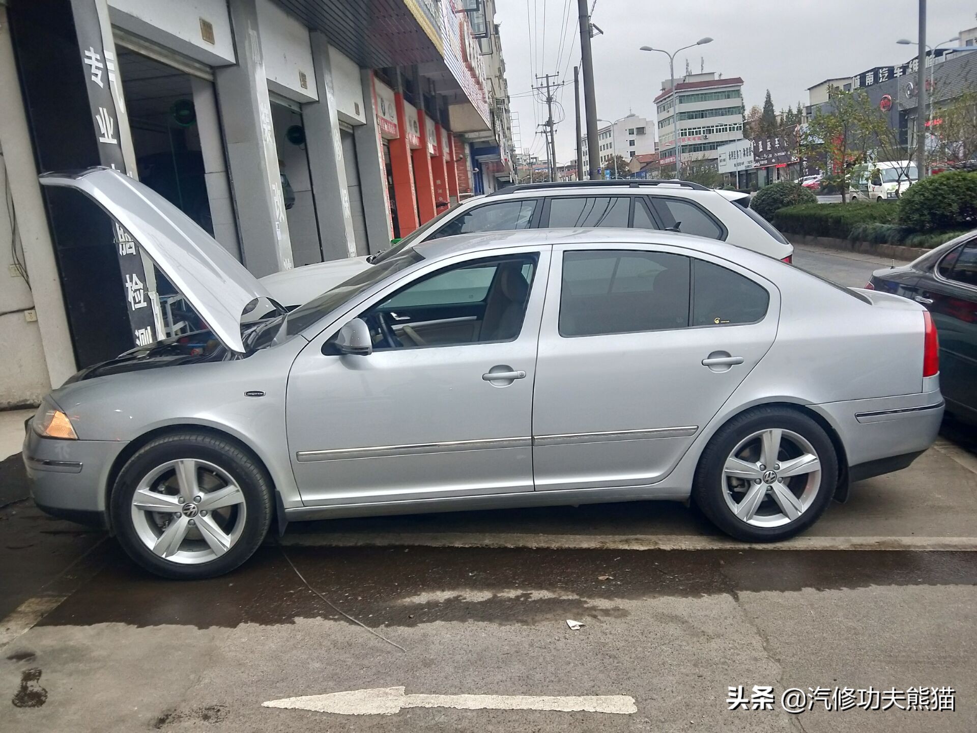 斯柯达明锐2010款2.0烧机油吗,09款斯柯达明锐1.6烧机油怎么解决