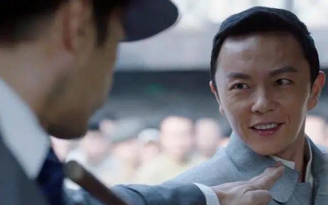 一代童星没落史：李连杰接班人谢苗翻红艰巨，悄悄娶回仙3圣姑