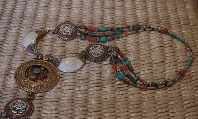 蒙古族为何对银首饰情有独钟,蒙古族为啥喜欢戴银饰