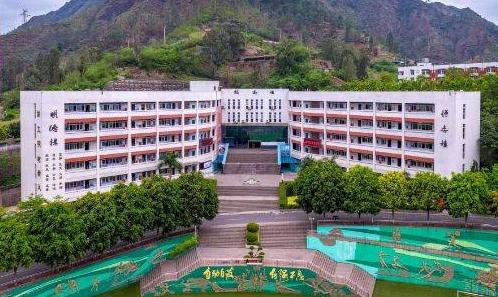 无臂少年彭超个人资料,无臂男孩彭超现状