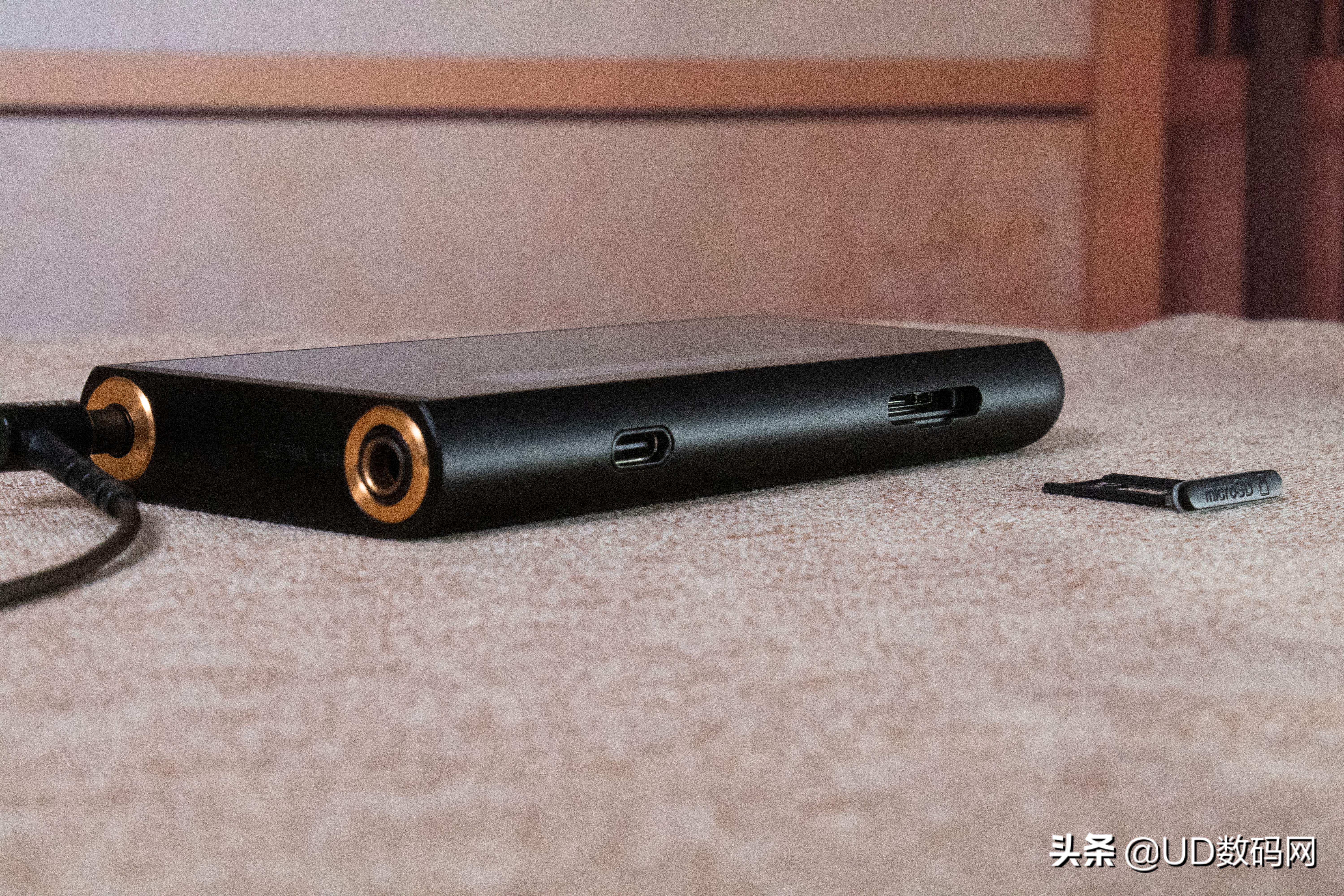 听一首好听的歌曲也是美的享用,听一首好的歌曲能让你的心情愉悦