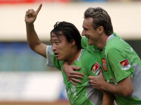 重温赛事-联赛落幕，深圳鲁能冠亚军，2004年中超联赛（第22轮）