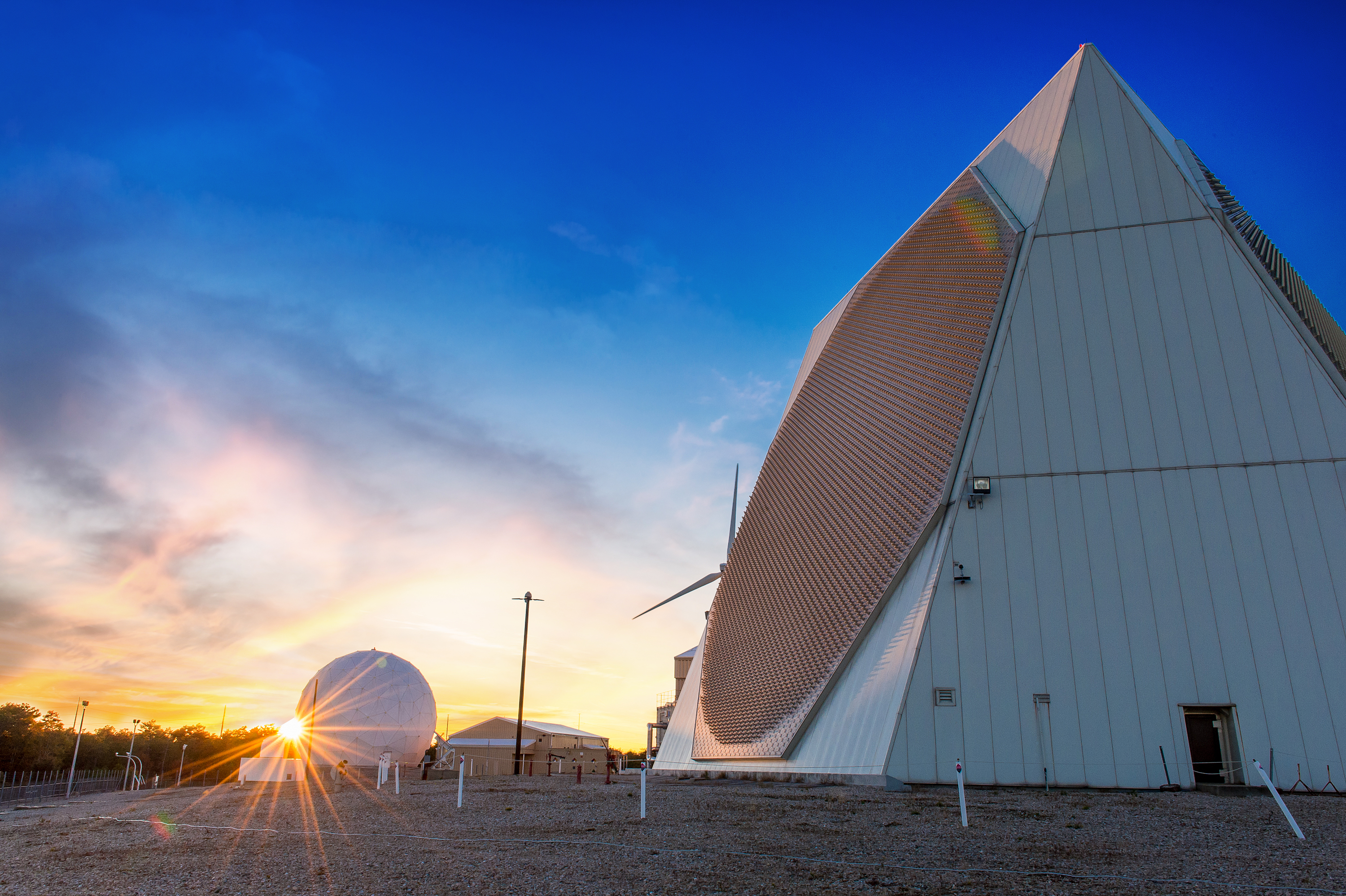 中美俄雷达有多强,90年代战略预警雷达