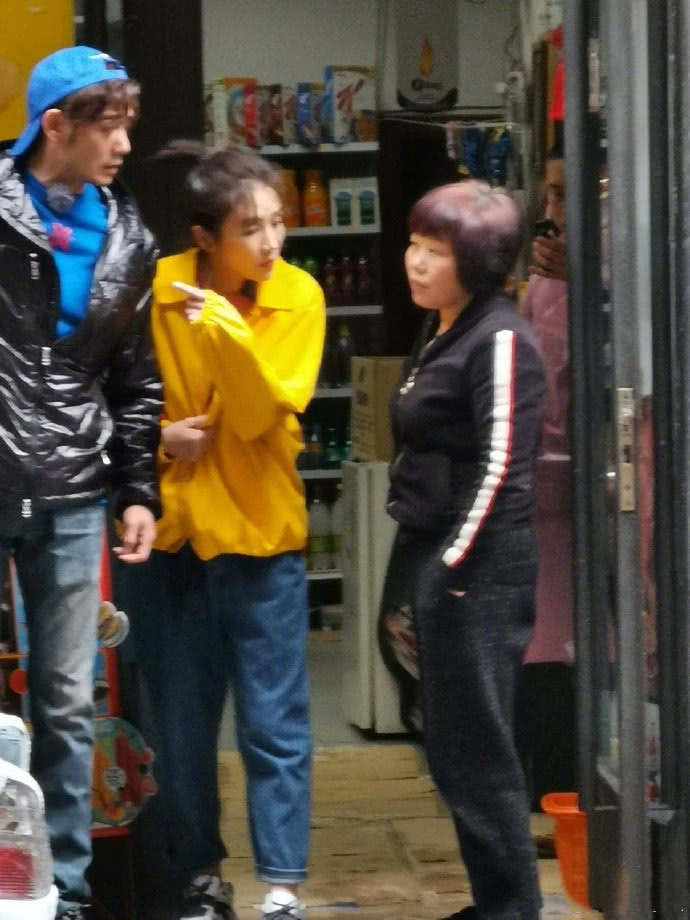 杨烁夫妻出席活动,节目中杨烁与王黎雯也频频秀恩爱