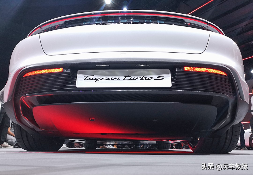 taycan保时捷让超跑进入电动时代,保时捷电动taycan4s报价