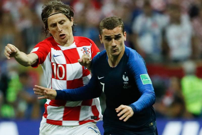 莫德里奇获得金球奖c罗的反应,莫德里奇力压梅西c罗拿金球奖