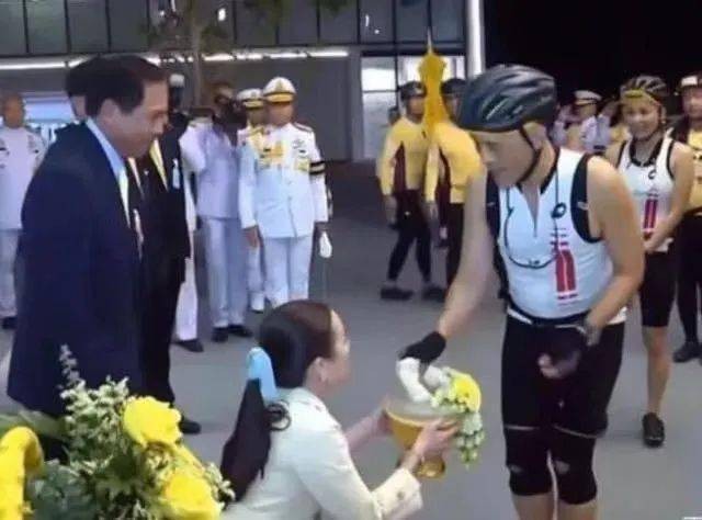 华裔美女神似西拉米，泰王几次示好碰一鼻子灰，富婆老公比玛哈帅