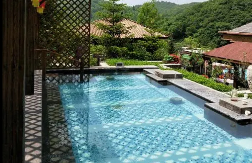 辽宁哪里的温泉最好,辽宁思拉堡温泉小镇