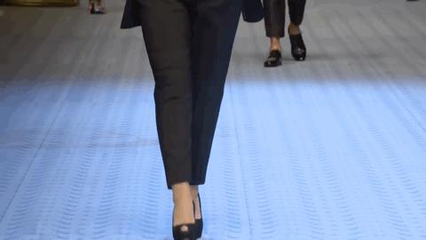 55岁仍然性感至死，这样的天生*物尤**从来没人觉得她低俗