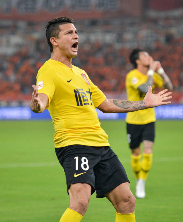 不退钱就解散，广州恒大敢这么干吗？你们以为足协是吓大的？