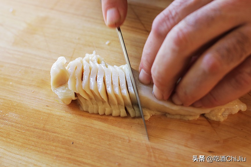 长相难以启齿的象拔蚌，当年餐桌上可是炙手可热！