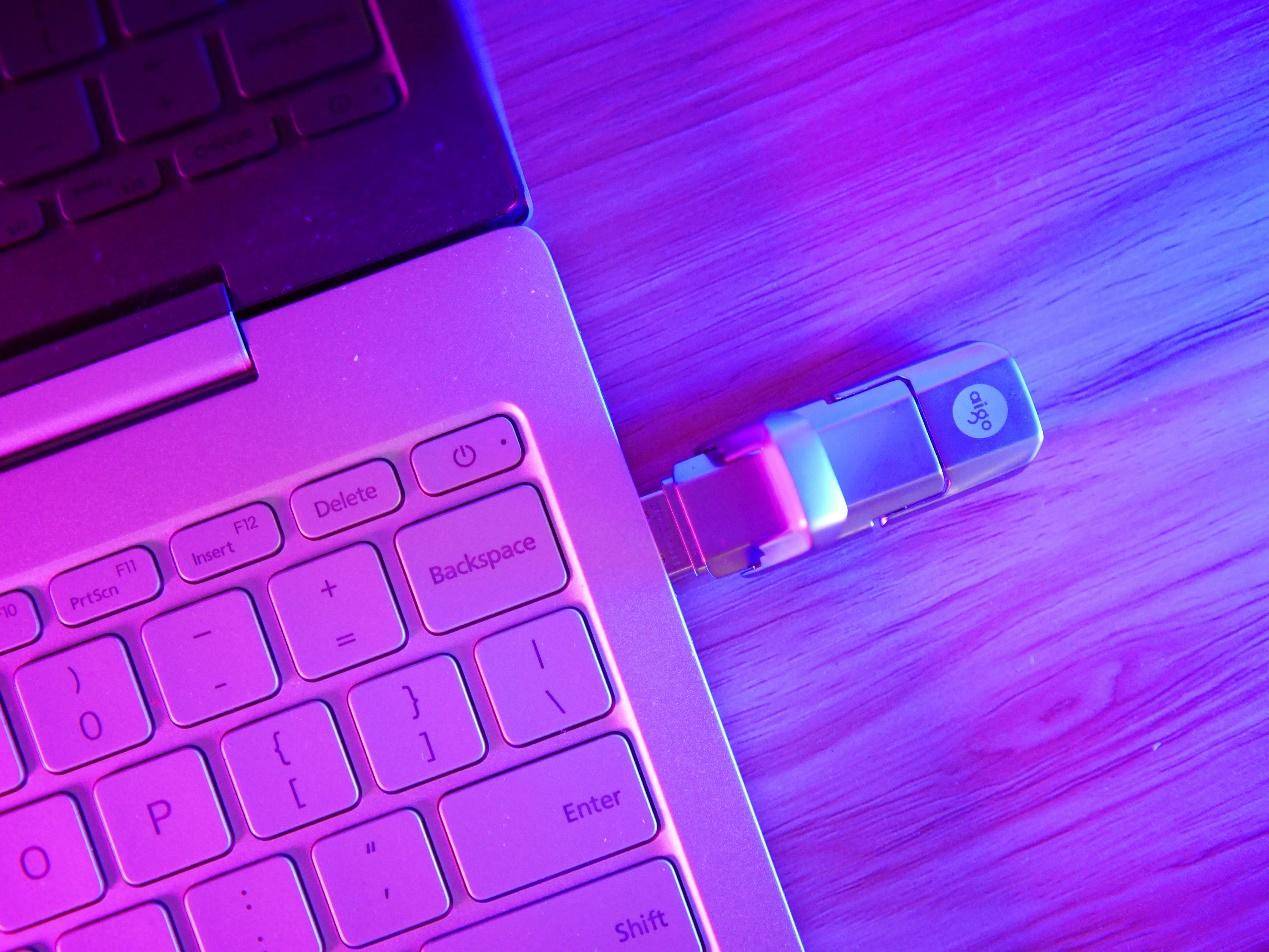 打碎手机与电脑存储屏障？520MB/s的传输速度办公娱乐两相宜