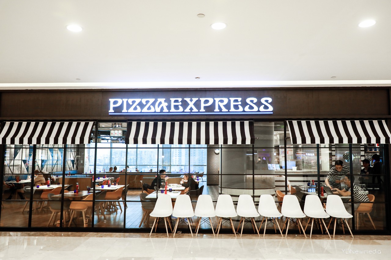 0.1cm圣诞限定薄金比萨，30天后下线