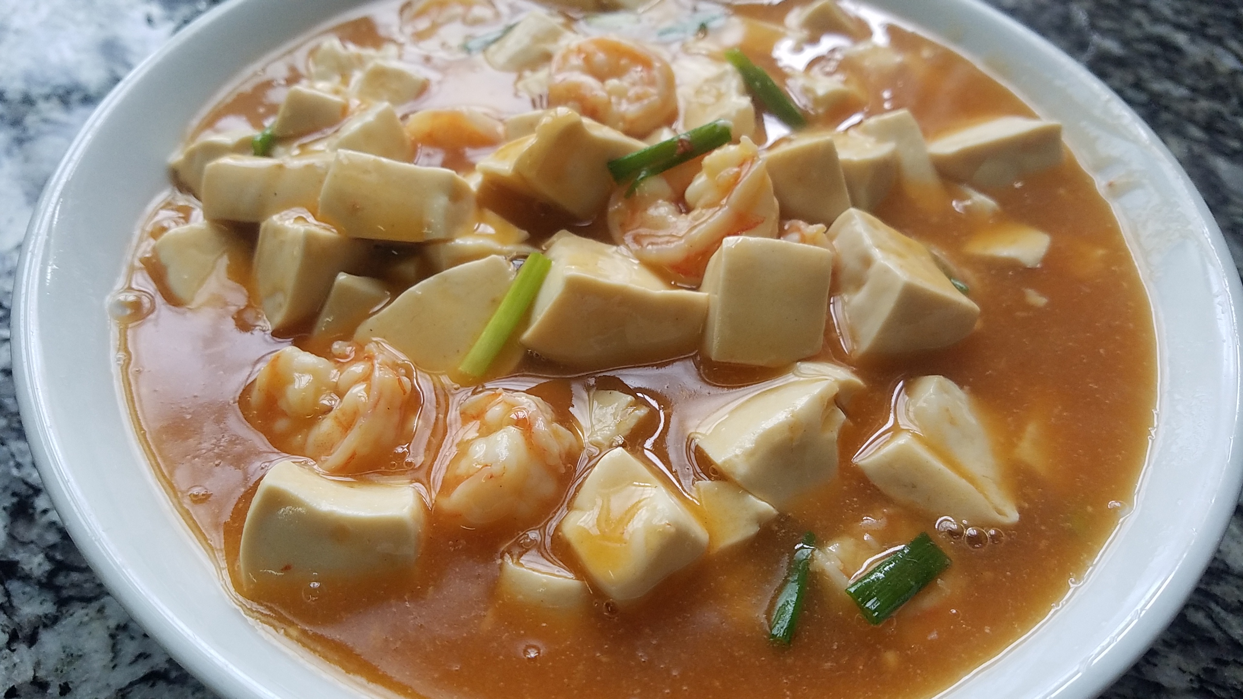 老东北美食虾仁豆腐家常做法,营养十足美味十足的虾仁豆腐