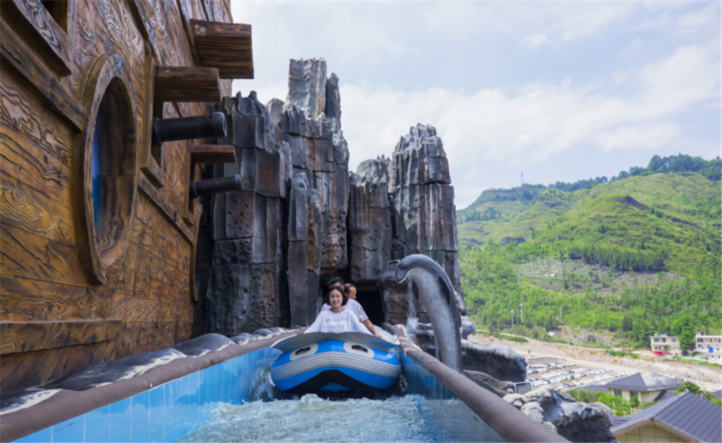 黄果树大瀑布附近有开放的洞穴吗,黄果树大瀑布洞穴