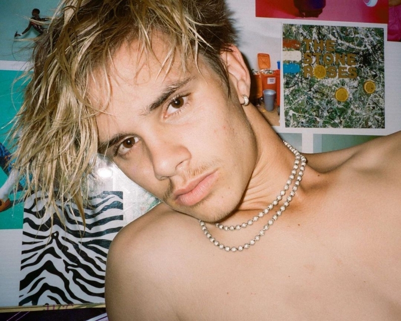 贝克汉姆的三个儿子照片帅气,贝克汉姆三儿子成长记