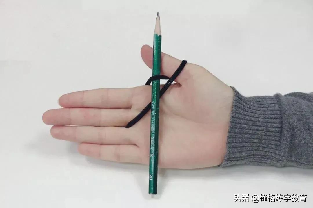 孩子握笔姿势不正确怎样可以矫正,如何有效纠正孩子的握笔姿势