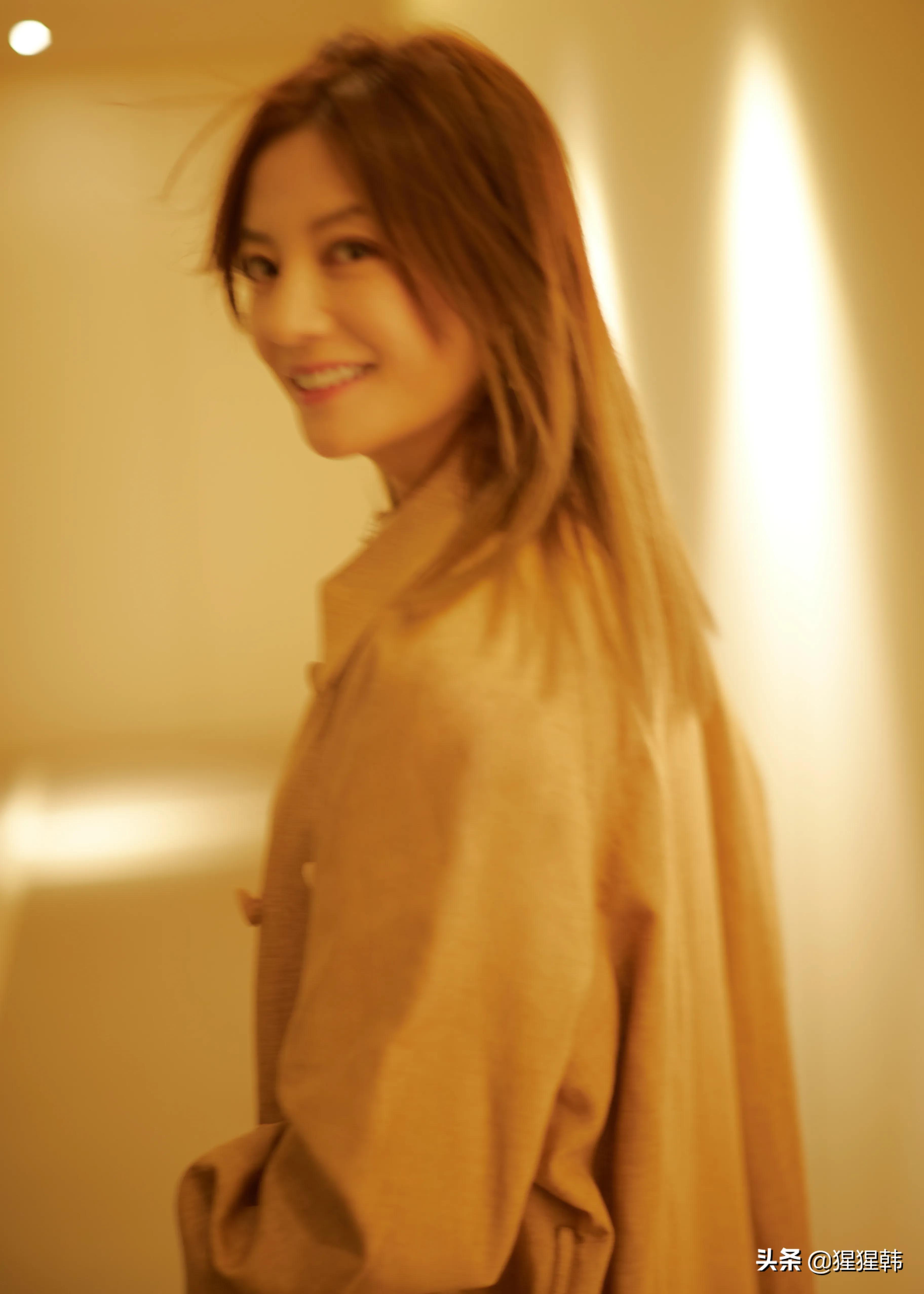 赵薇▪️电影氛围感画报｜美薇身着星装Kstyle