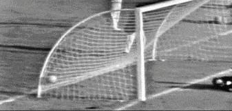 王的两面人生：球技成圣，大嘴无脑的贝利